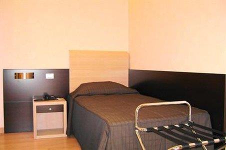 Eh Suites Rome Airport Euro House Hotels Fiumicino Bagian luar foto