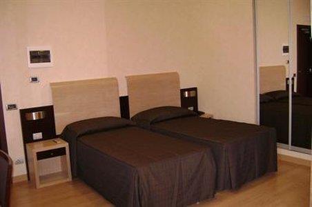 Eh Suites Rome Airport Euro House Hotels Fiumicino Bagian luar foto