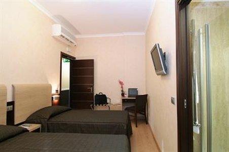 Eh Suites Rome Airport Euro House Hotels Fiumicino Bagian luar foto