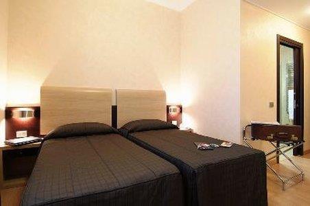 Eh Suites Rome Airport Euro House Hotels Fiumicino Bagian luar foto