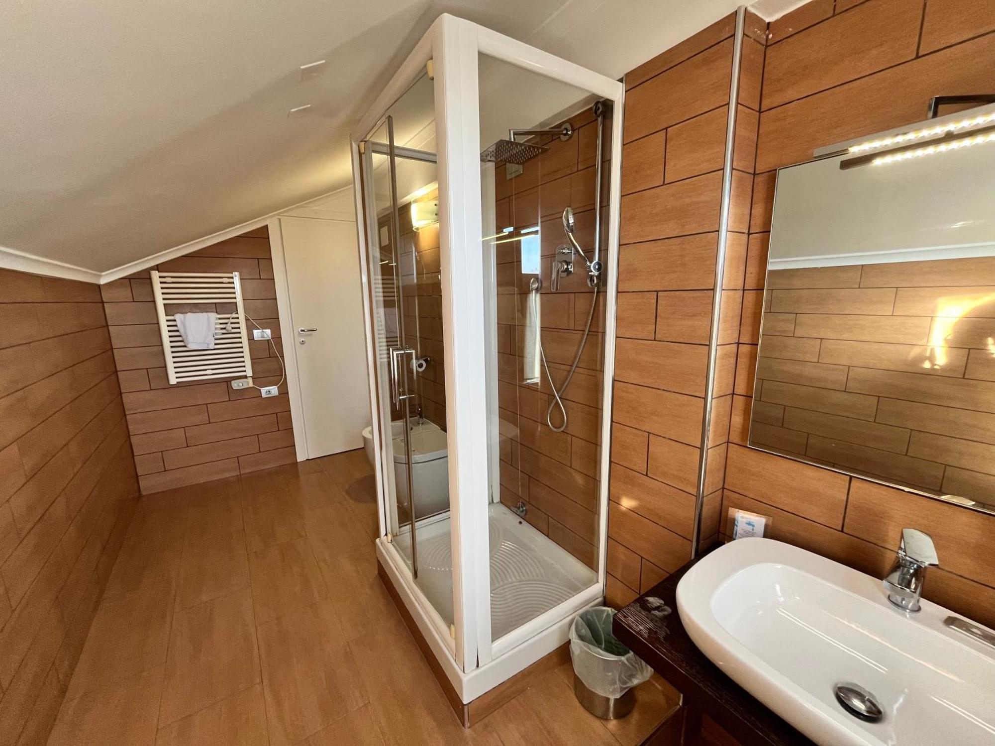 Eh Suites Rome Airport Euro House Hotels Fiumicino Bagian luar foto