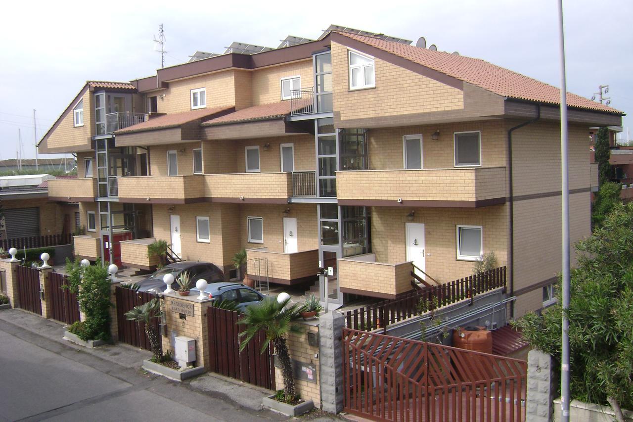 Eh Suites Rome Airport Euro House Hotels Fiumicino Bagian luar foto